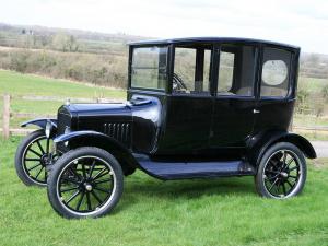 Ford Model T Center Door Sedan 1915 года